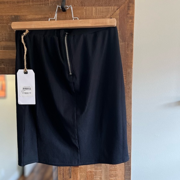 NWT Leith Ribbed Black Miniskirt - Picture 4 of 5